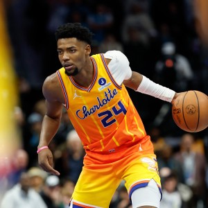 b体育下载-米勒26+8文班亚马16+8 黄蜂力克马刺获六连胜